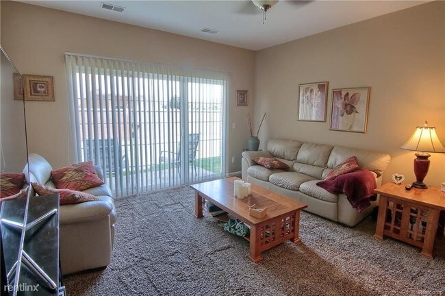 Building Photo - 43522 Pendleton Cir