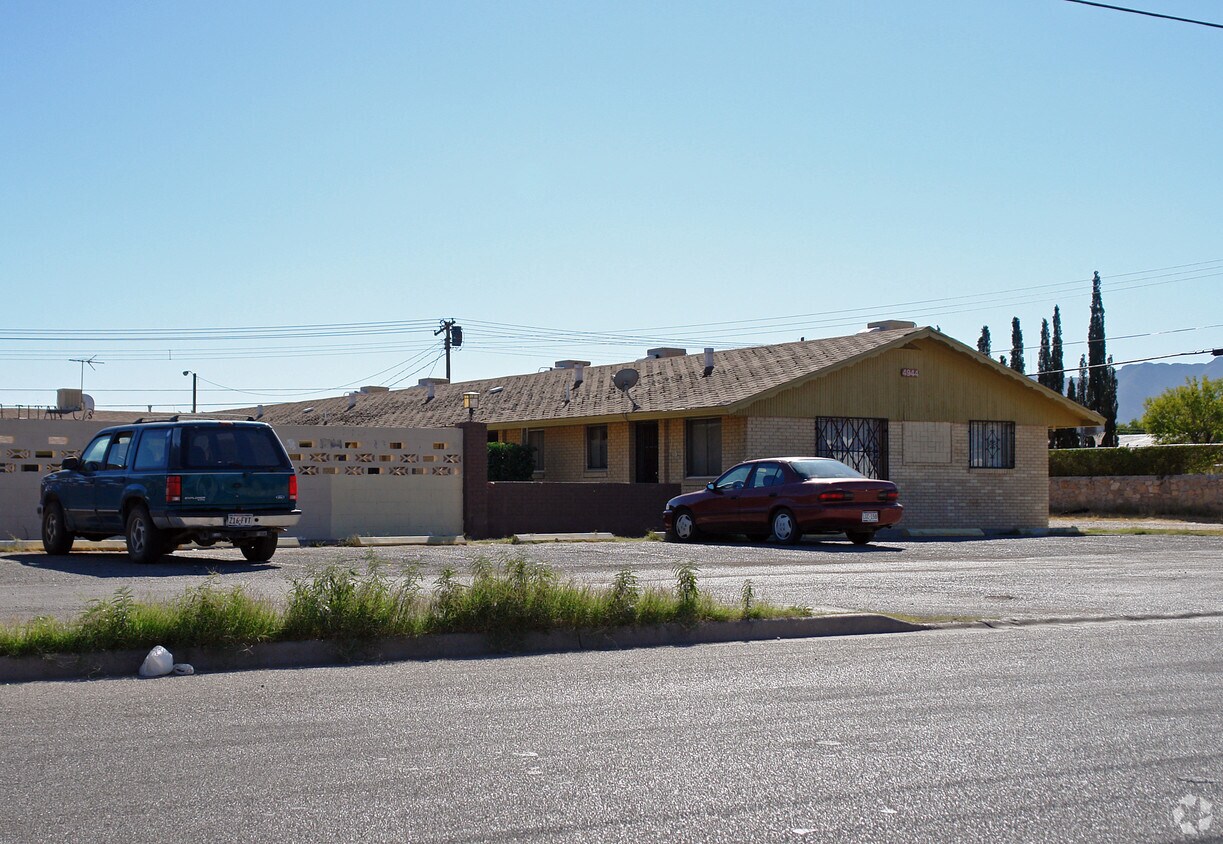 Foto principal - 4944 Titanic Ave