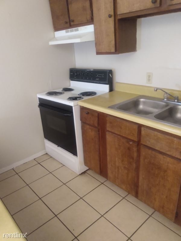 Primary Photo - 600 E Craven Ave