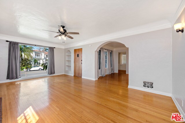 Building Photo - 1124 S Crescent Heights Blvd
