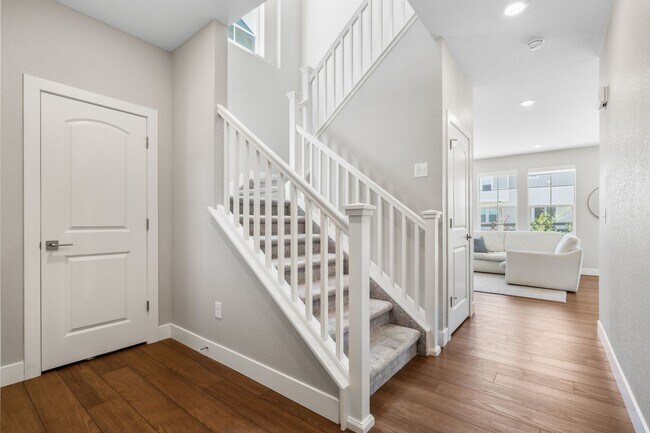 Foto del edificio - 3 bedroom, 3 bath home with 2 car garage