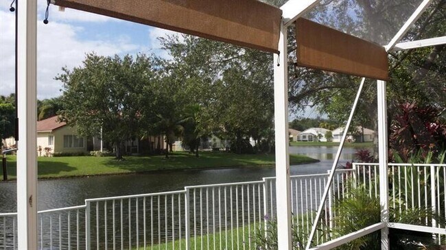 Foto del edificio - 6501 Sandpiper Dr
