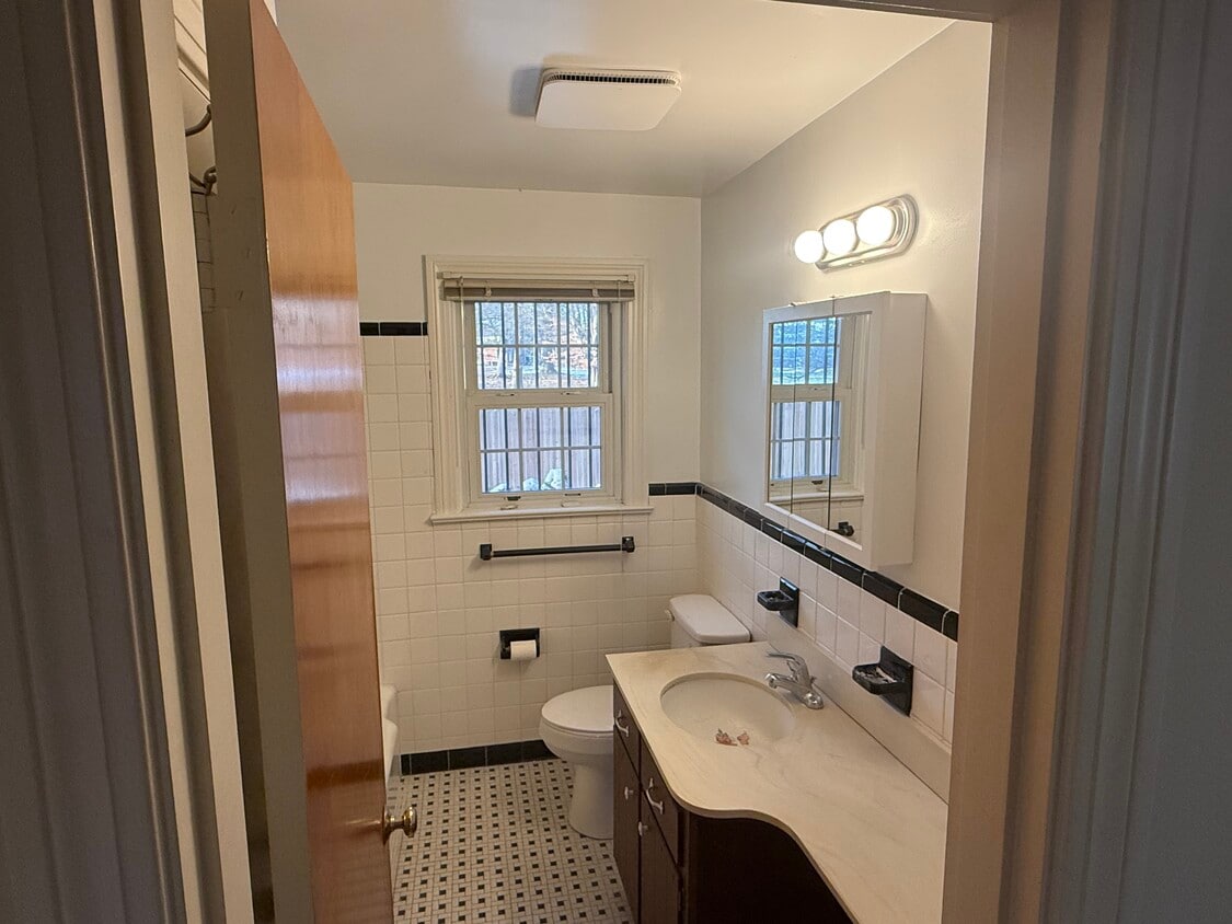 Photo - 4305 Westport Rd (Louisville, KY)