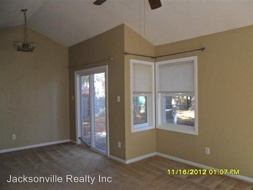 Building Photo - 102 Mulberry Ln