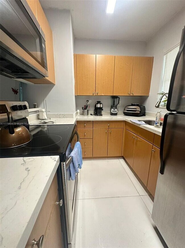 Foto del edificio - 665 NE 83rd Terrace