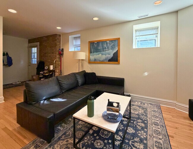 Foto del edificio - 3451 N Halsted St