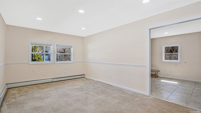Building Photo - 622 Bellport Ave