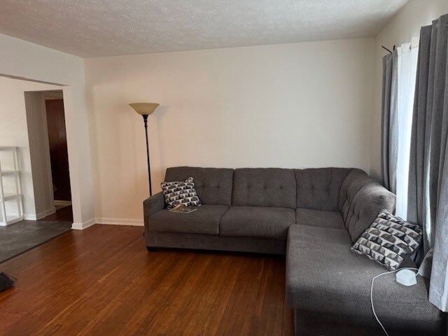 Foto del edificio - 891 S Park Rd