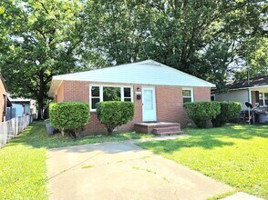 Building Photo - 828 Ridgeway Ave