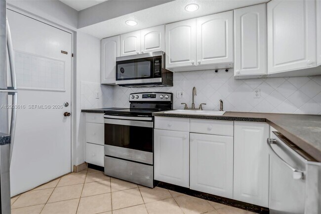 Foto del edificio - 2322 S Cypress Bend Dr