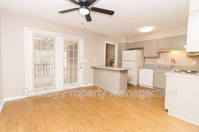 Foto del edificio - 4235 Greenbriar Rd