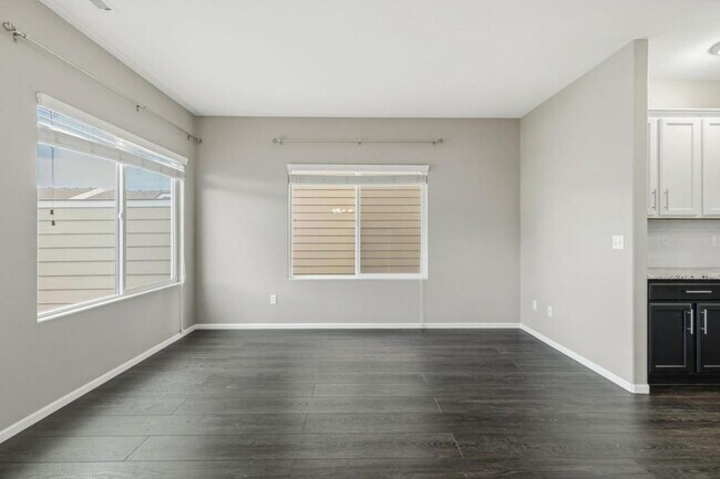 Foto del edificio - 5649 Saint Patrick View