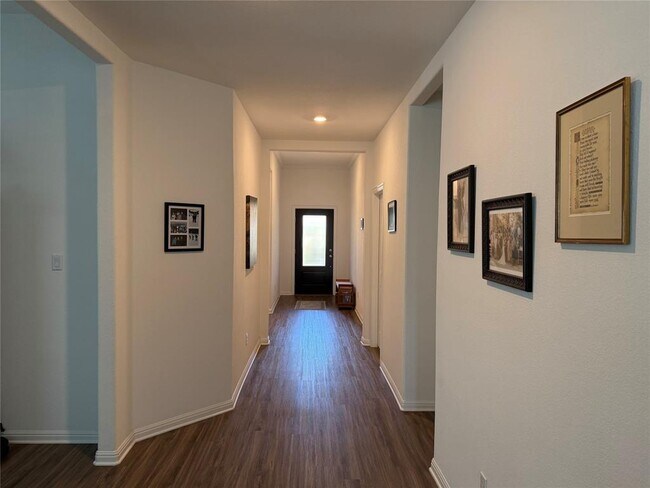 Building Photo - 2005 Long Shadow Ln