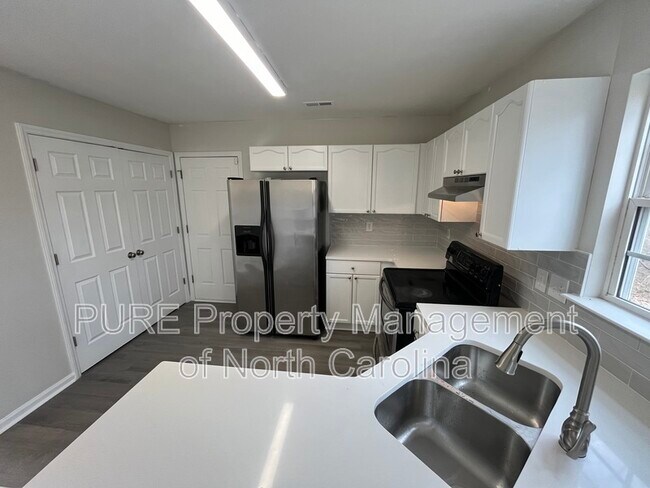 Foto del edificio - 2843 Longspur Dr