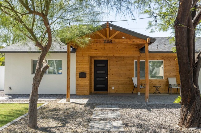 Building Photo - 2048 N 39th St