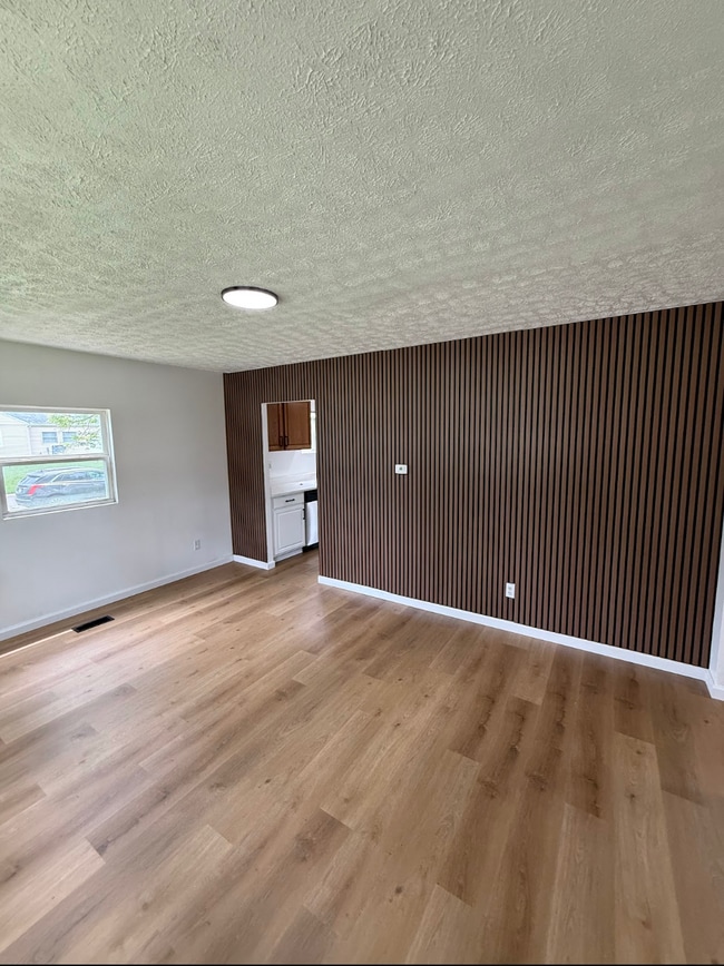 Building Photo - 608 Schuyler Dr