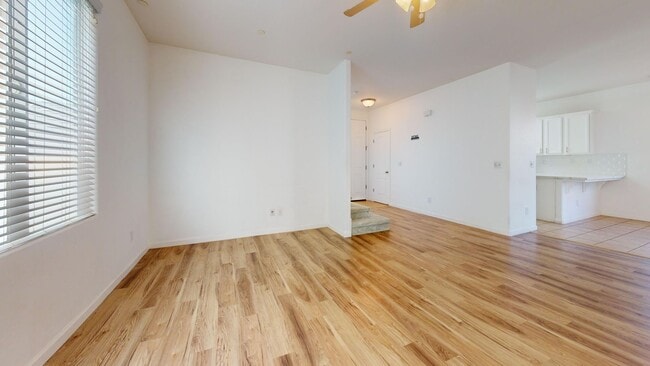 Building Photo - 5529 N Valdez
