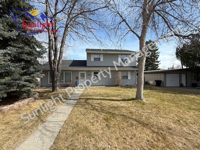 Foto del edificio - 2 Story 3 Bed 2 Full Bath with Heated Garage