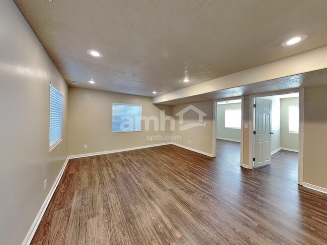 Building Photo - 4059 Lake Mountain Dr