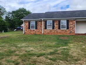 Building Photo - 3411-3413 Parris Bridge Rd