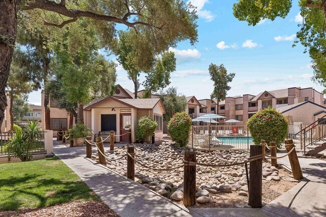 Building Photo - Brook Creek