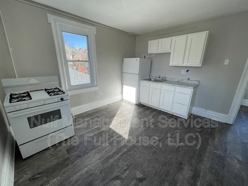 Primary Photo - 352 2nd St