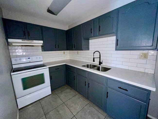Building Photo - 506 Shiloh Dr