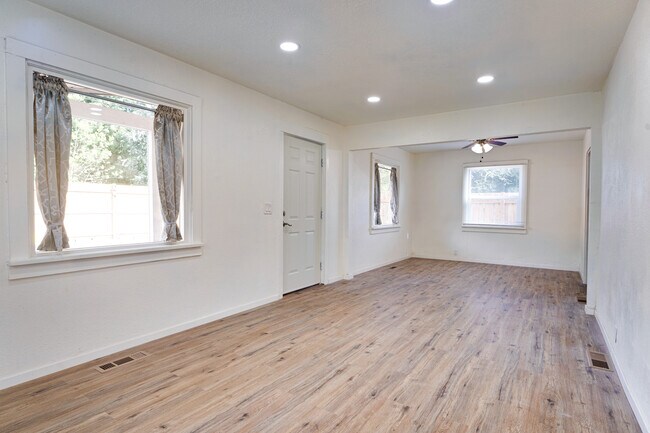 Sala de estar - 2919 SE 90th Pl