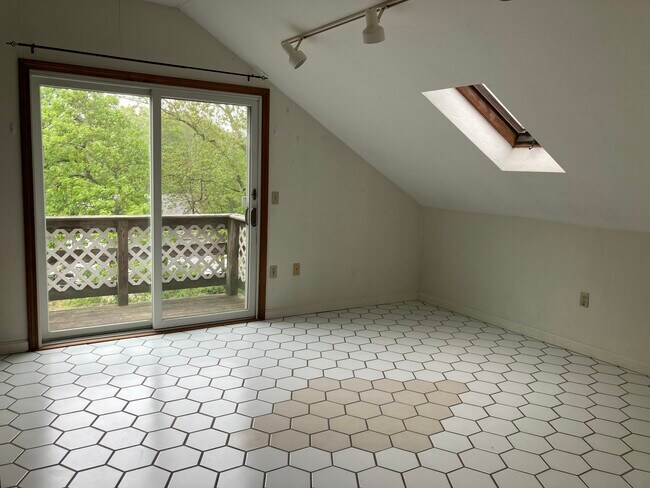 Foto del edificio - 2228 State Rd
