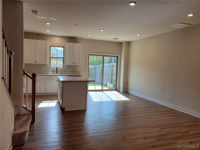 Foto del edificio - 4304 Braden Woods Dr