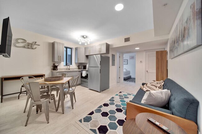 Foto del edificio - 2166 SW 14th Terrace