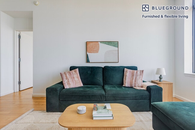 Foto del edificio - 4-75 48th Avenue-SI FL38-ID2253