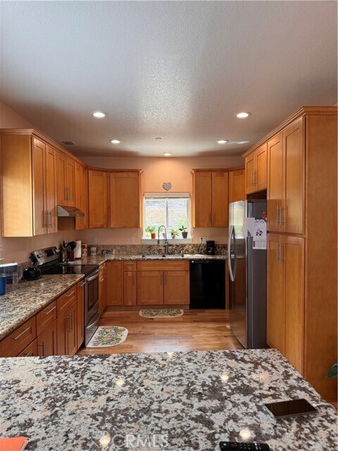 Building Photo - 15567 Douglas St