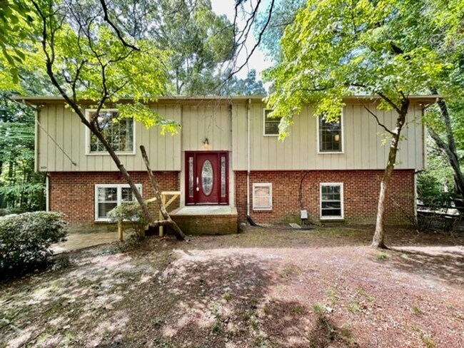 Building Photo - Separate Living Quarters
