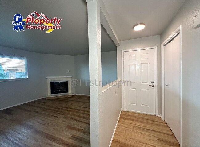 Building Photo - 4920 W Blodgett Ln