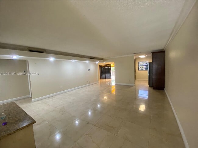 Foto del edificio - 16100 Kilmarnock Dr