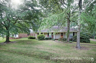 Building Photo - 502 Pelahatchie Shore Dr