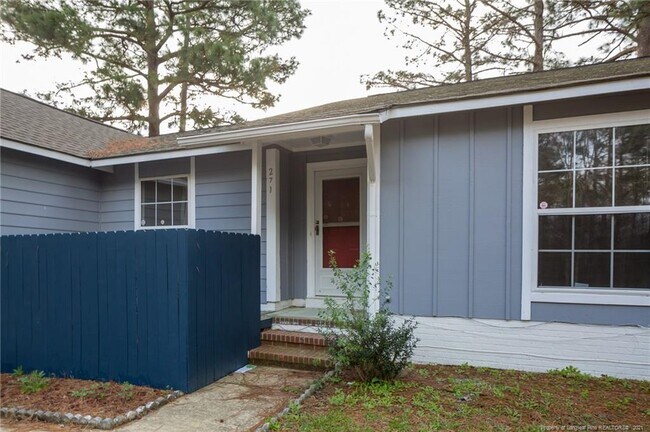 Foto del edificio - 6271 Stoney Point Loop