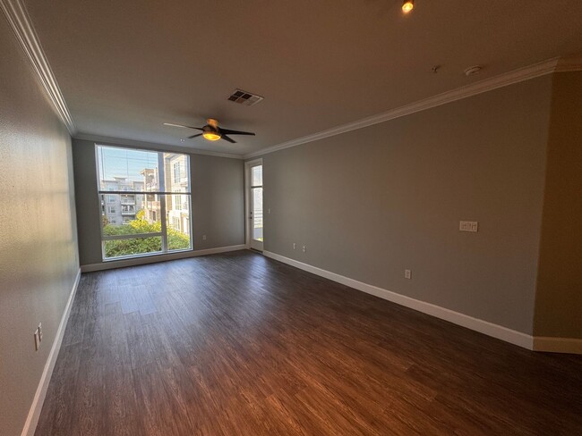 Interior Photo - Stadium House Apartments
