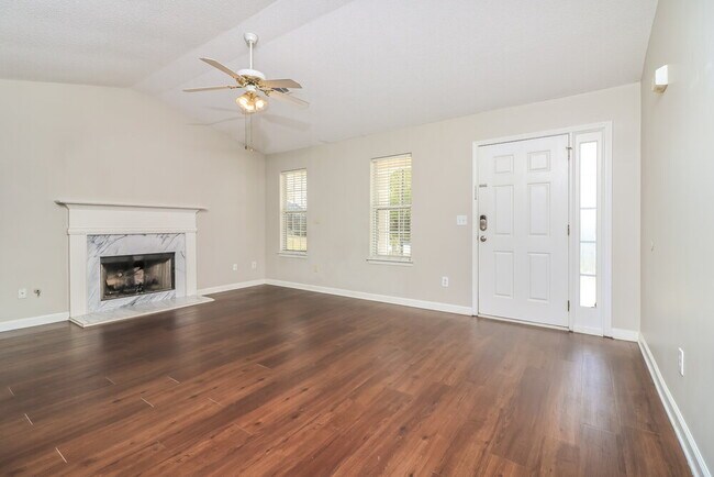 Foto del edificio - 311 Bainbridge Cir