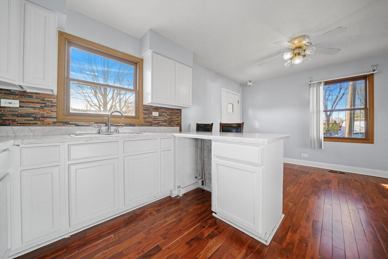 212 Willowcrest Dr, Charleston, WV 25311 Townhome Rentals in