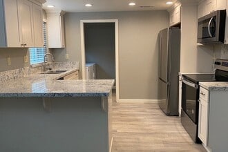 Building Photo - Woodglen Terrace Apartments