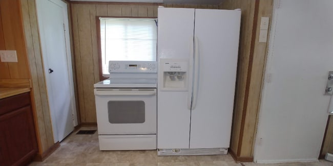 Building Photo - 136 E Wadsworth Cir