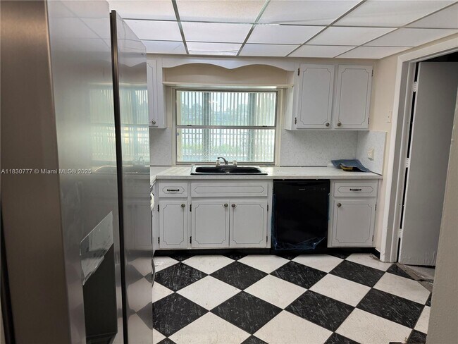 Foto del edificio - 1110 NW 86th Terrace