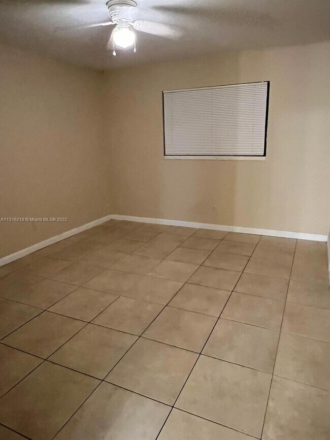 Foto del edificio - 8781 NW 39th St