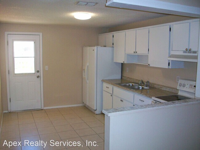 Building Photo - 2 br, 1 bath House - 1324A Solar Cir