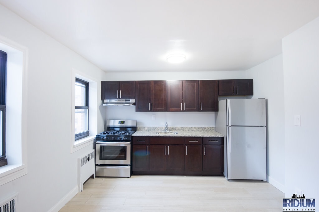 Primary Photo - 270 S Harrison St