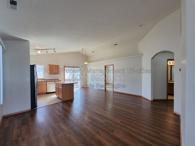Foto del edificio - 7808 Rush Creek Dr