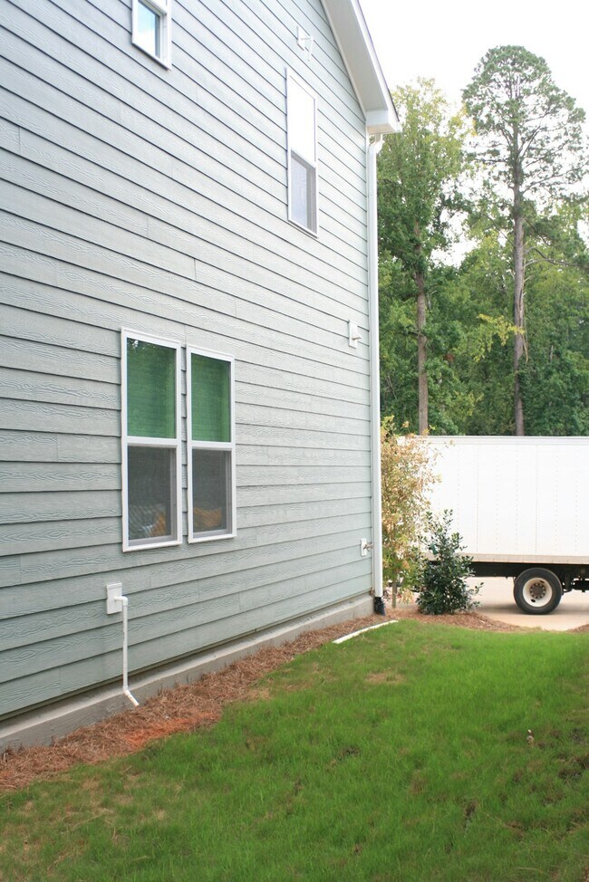 Building Photo - 427 Hacksaw Trail