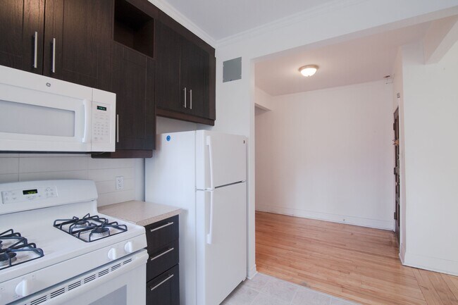 Photo du bâtiment - 6210 Avenue Deacon 6210 Chemin Deacon